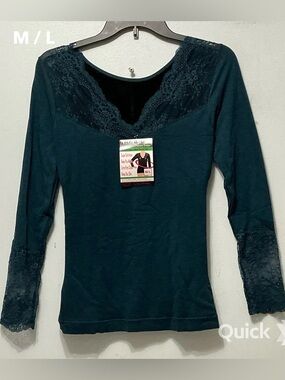 sz M / L - NWT Lace Thermal Shaper Top